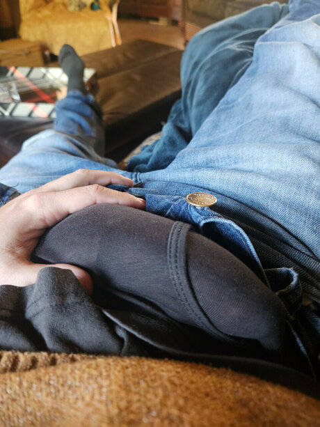 Thick DILF sexy actress pics