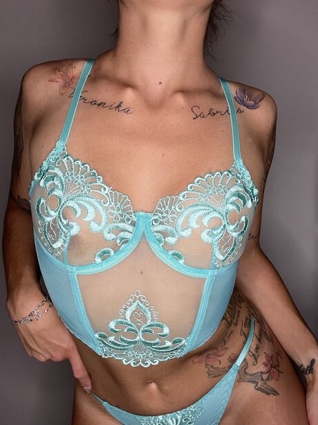 Hailee Heart model sexy gallery