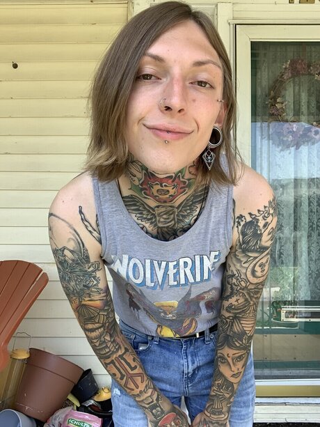 WitchyPrettyBoi porn model pics