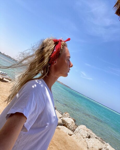 Danya sexy actress pictures