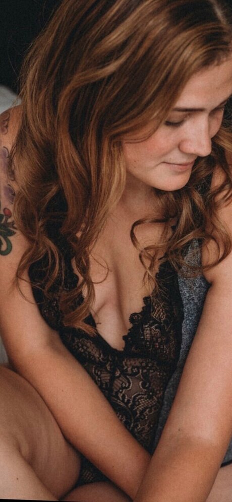 Chloe Thompson sexy model pictures