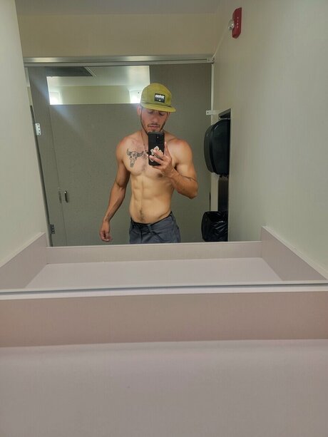 Carlos E model nude pictures