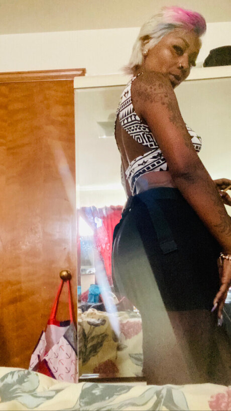 Chocolatemelt84 model nude pics