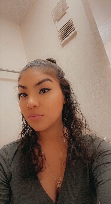 Janelle exclusive model pictures