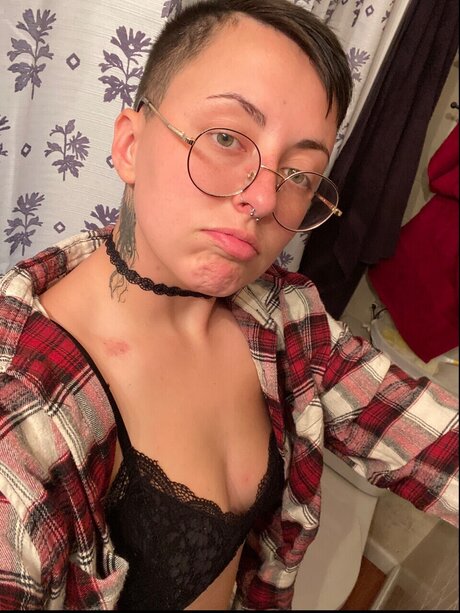 Hailey Bates beautiful pornstar pics