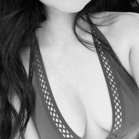 cynn model naked photos