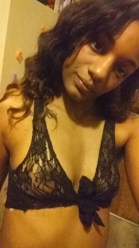 Cattleya high quality actress photo