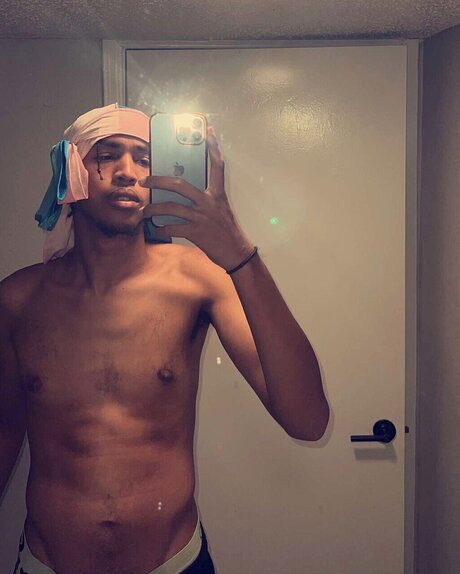 TrippyRiqq free model pics