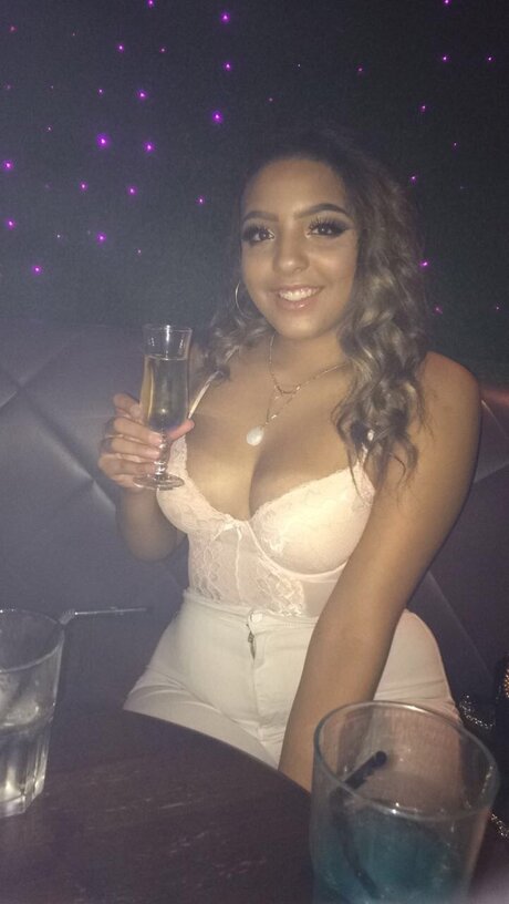 Senia model nice pictures