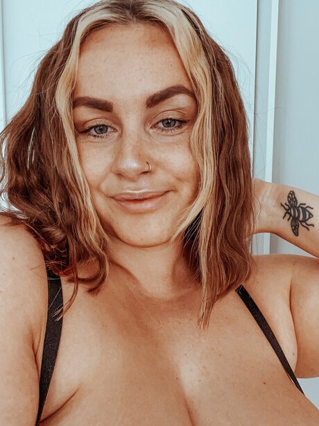 Sisi_ naked actress photo