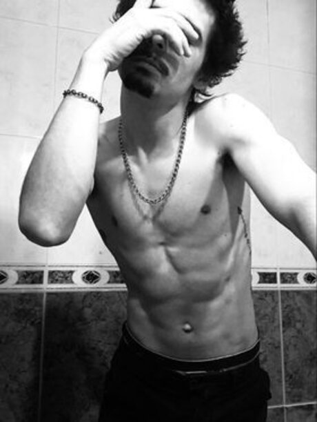 Goncas adult model picture