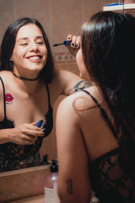 Heeibitches porn actress img