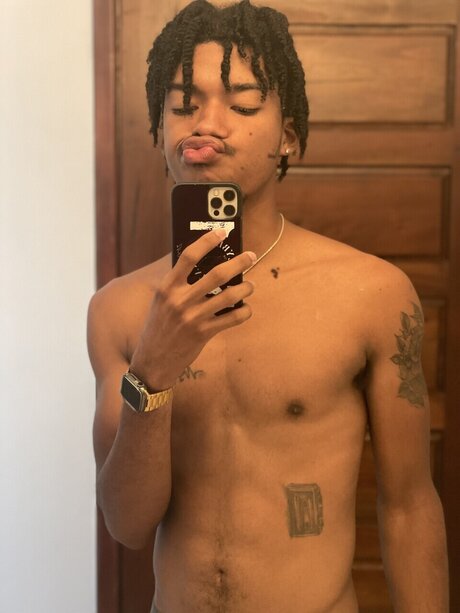 Darnique sex model photo