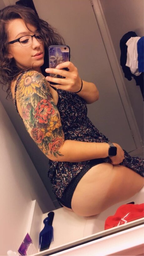 Blazy Susan model exclusive galleries