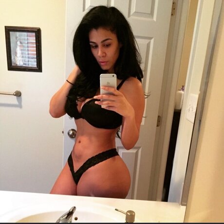 huge shemale onlyfans free sexy pics