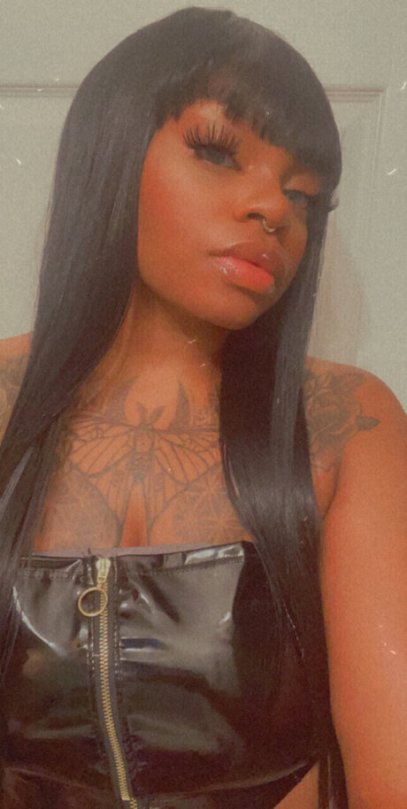 Sticky Vickyy actress image