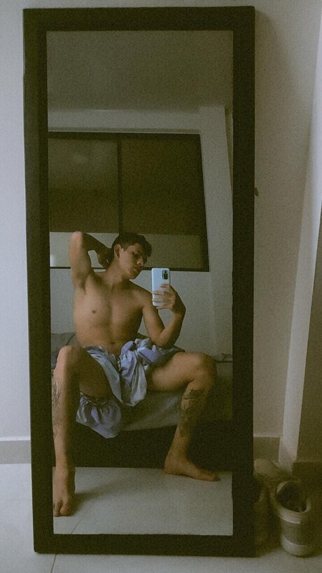 Eduardo Serrato sexy actress img