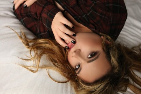 Taryn Elizabeth art star img