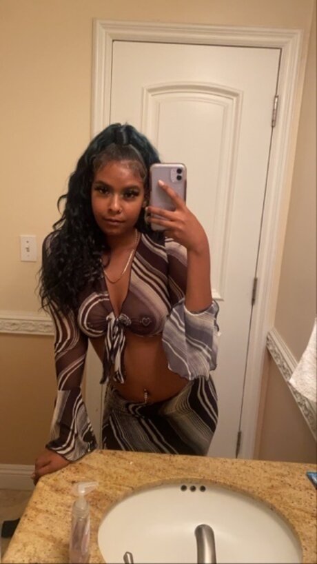 Tanaysiaindya nudes model picture