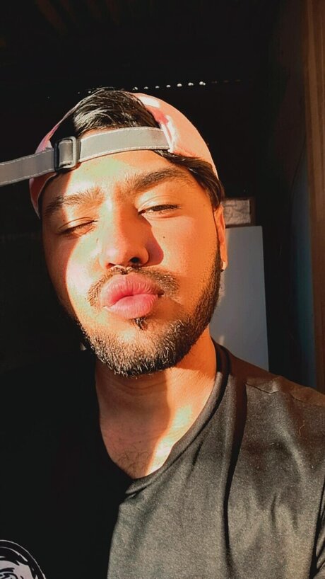 Gabriel Gomes star erotic pics