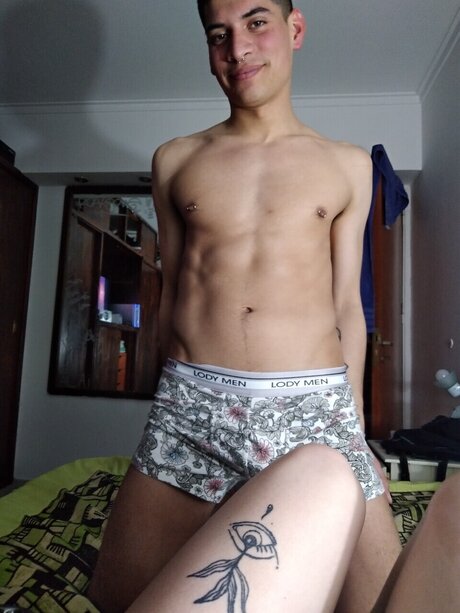 MarianoEze_ model beautiful pic