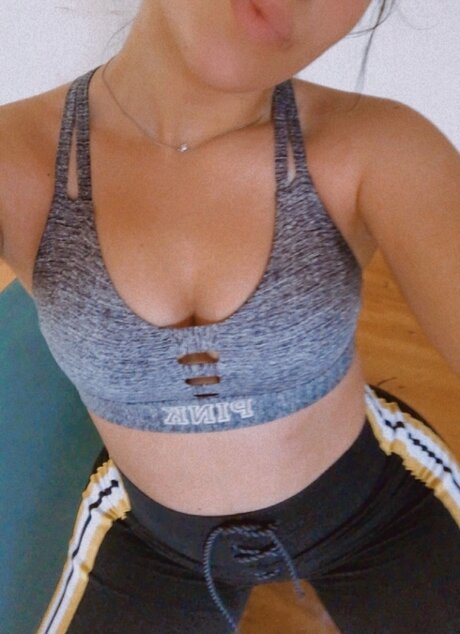 Hottie latina free model photos