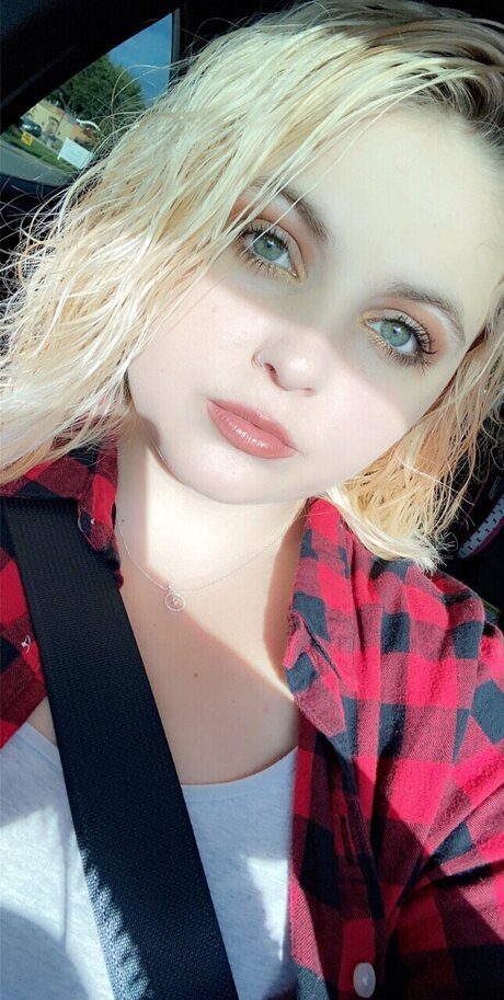 Makenzie Smith pornstar top img