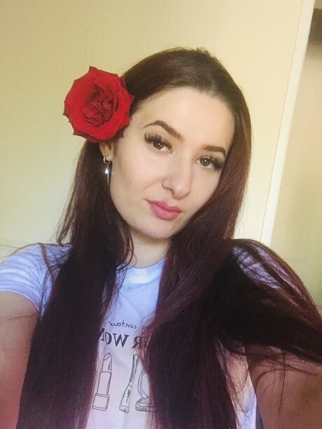 Lusia erotic actress gallery