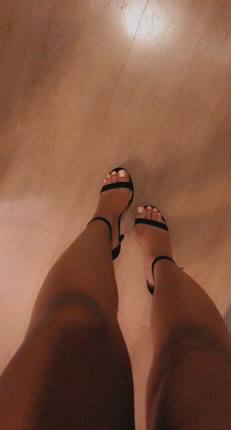 lemonnndropp nude actress pic