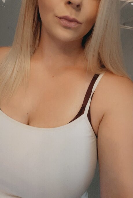 Northern Beaut nudes pornstar img