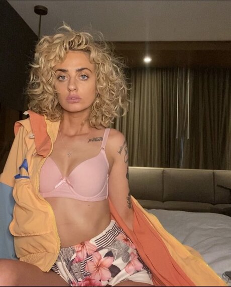 Pebbles free star photo