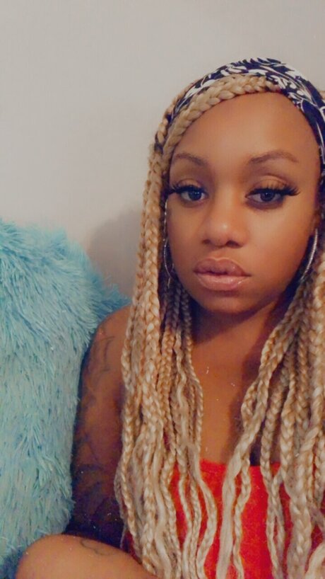 CaramelWaterfallz xxx model pictures