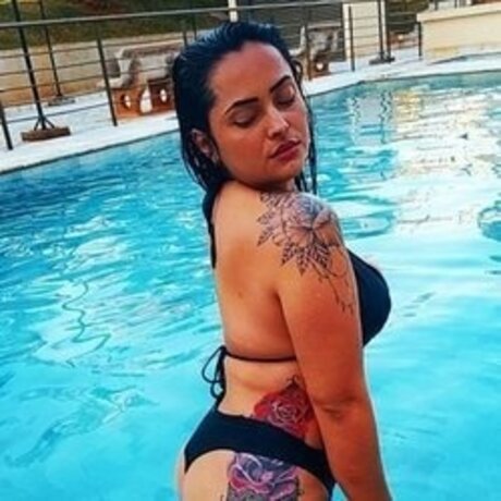 Larissa model free picture