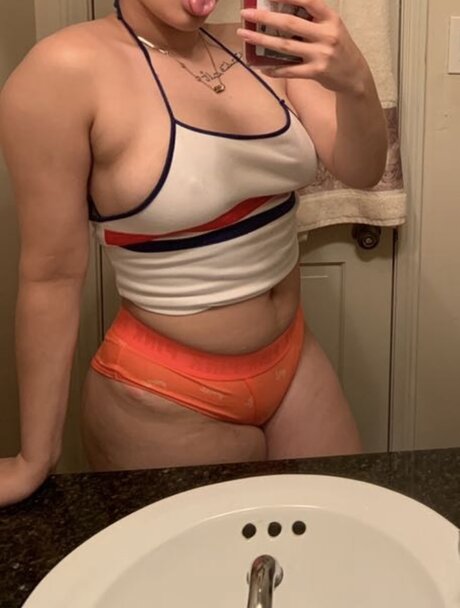 M0nuh pornstar erotic photos