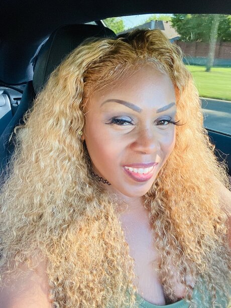 Evette Douglas art star gallery