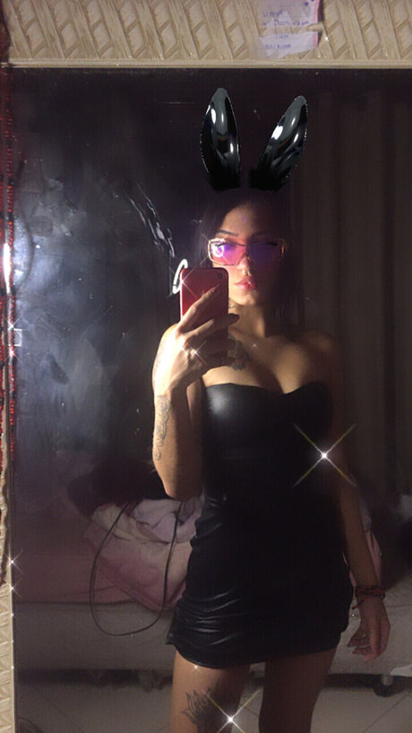 Mell adult model image