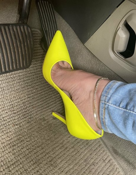 mimifootnip exclusive star picture