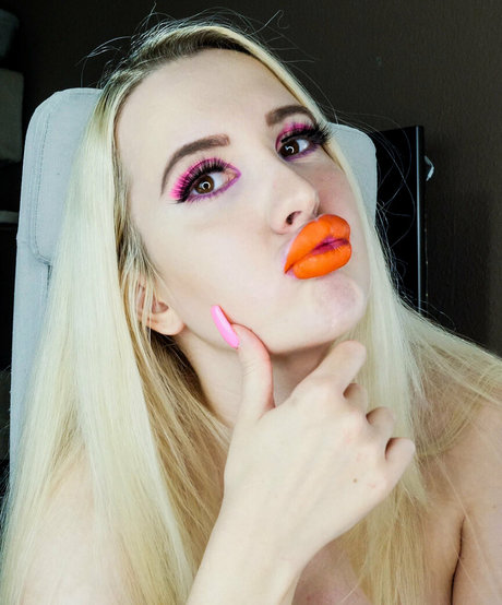 vivianroseofficial model naked images