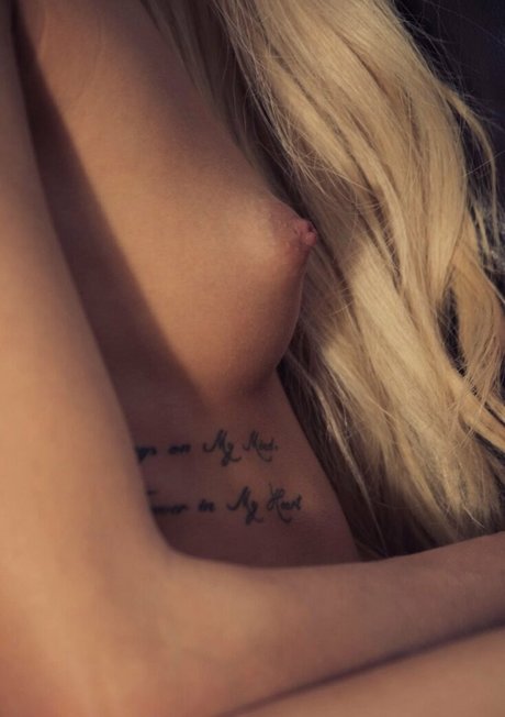 emmahixofficial pornographic star img