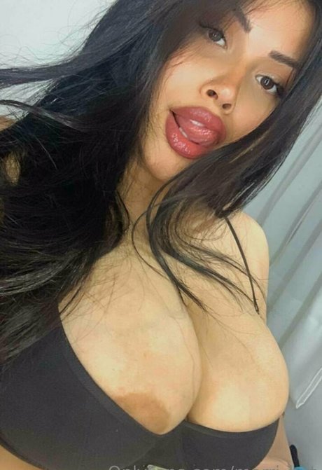 marri hot pretty star img