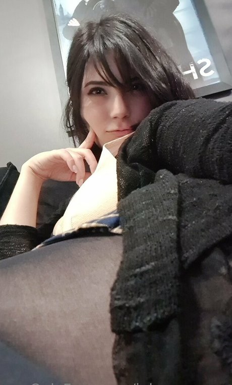 jukacrasoves model adult photo