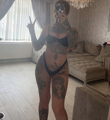 tat iana21 naked actress galleries