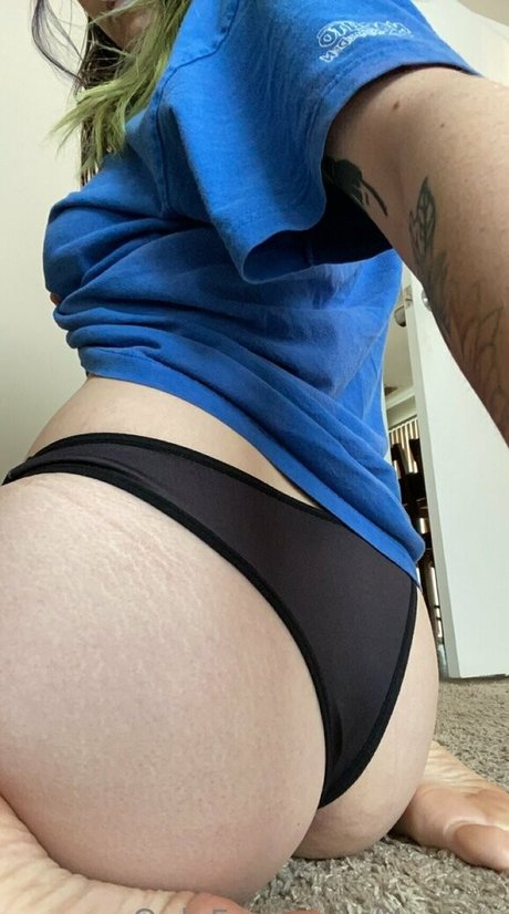 thacals erotic model photos