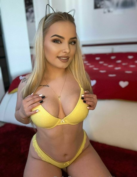 ramonaioana77 sex pornstar picture