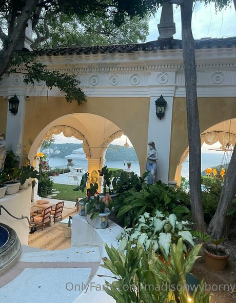 lucy love98 pornstar exclusive pic