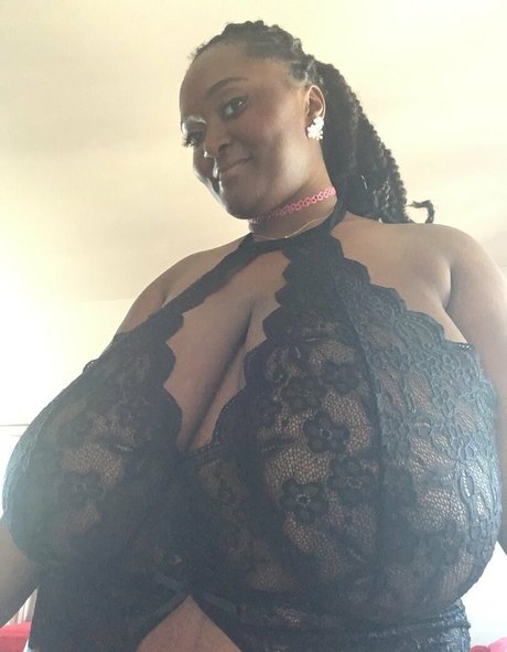 Submittress exclusive model images