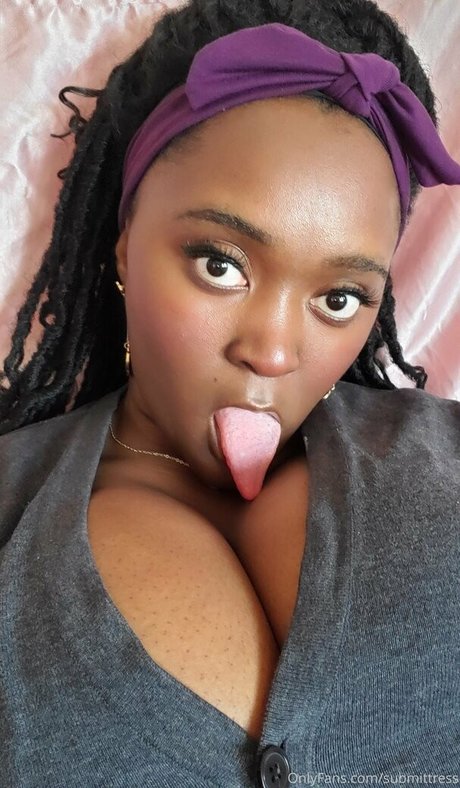 Submittress model beautiful img