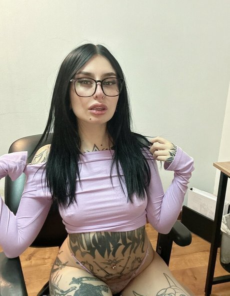 kinkykittymia model naked photo