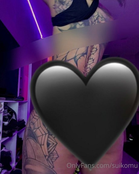 suikomuu pornstar naked image