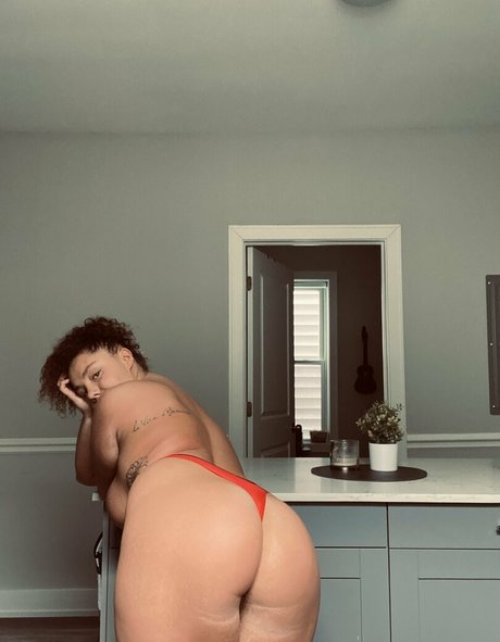 jjmariecurls model nice photo